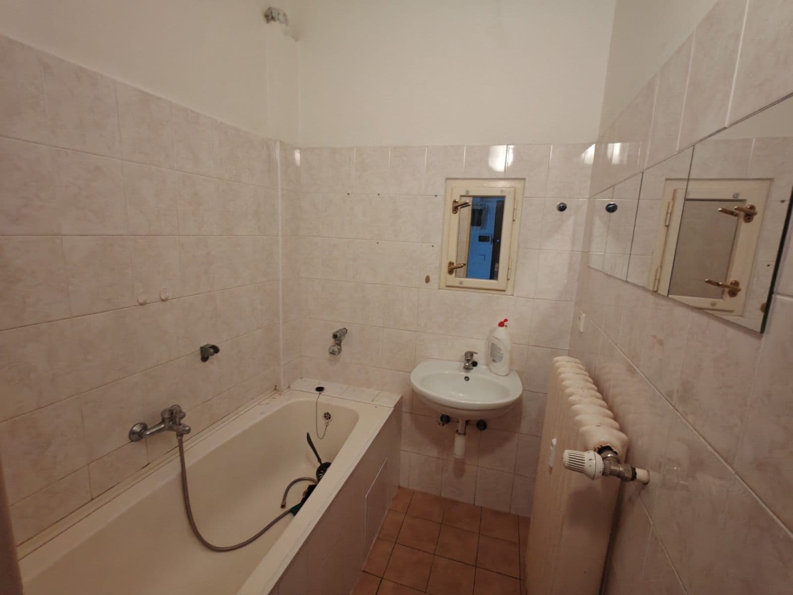 Prenájom bytu 2-izbový 50 m², U Elektrárny, Praha, Praha Prenájom bytu 2-izbový 50 m², U Elektrárny, Praha, Praha