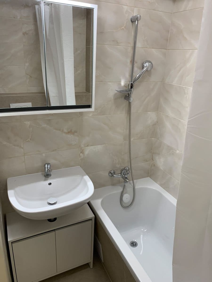 Prenájom bytu 2-izbový 37 m², V Korytech, Praha, Praha Prenájom bytu 2-izbový 37 m², V Korytech, Praha, Praha