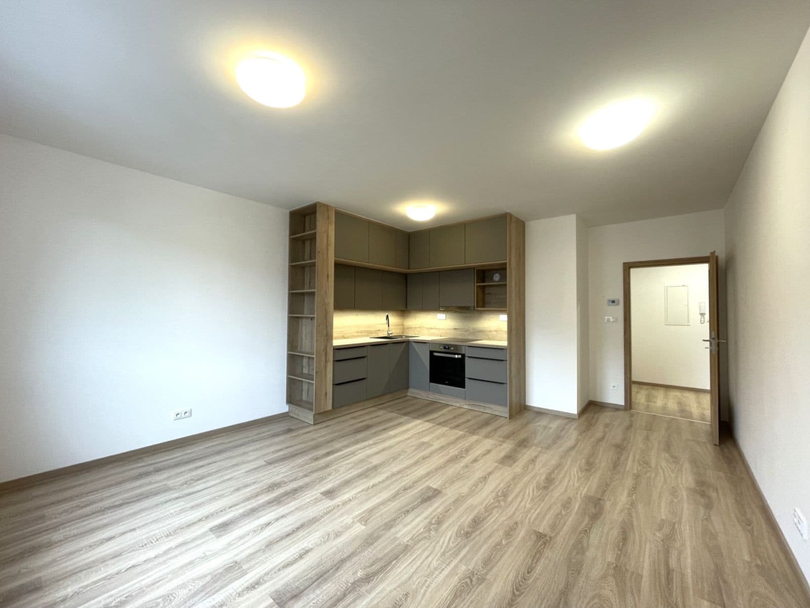 Prenájom bytu 2-izbový 59 m², U Sportovní školy, Pardubice, Pardubický kraj Prenájom bytu 2-izbový 59 m², U Sportovní školy, Pardubice, Pardubický kraj