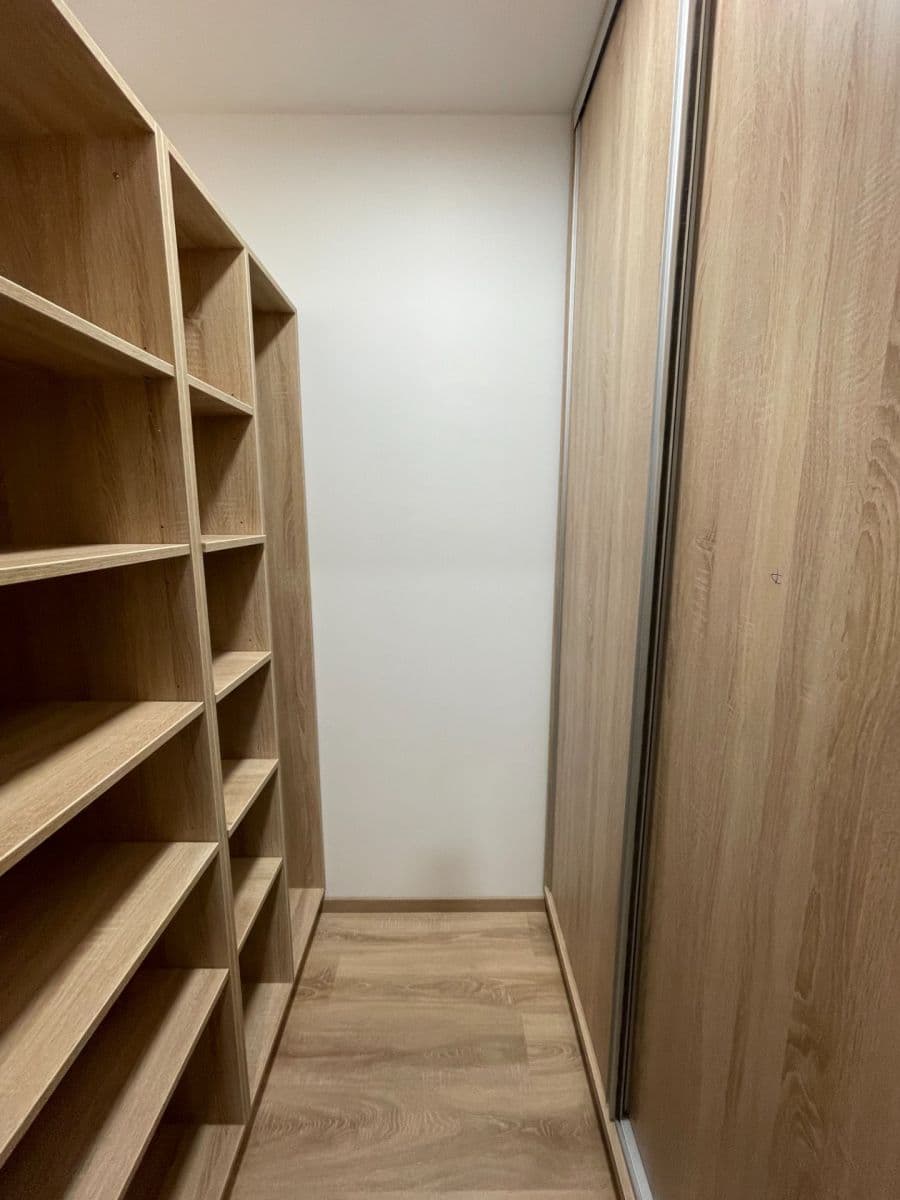 Prenájom bytu 2-izbový 59 m², U Sportovní školy, Pardubice, Pardubický kraj Prenájom bytu 2-izbový 59 m², U Sportovní školy, Pardubice, Pardubický kraj