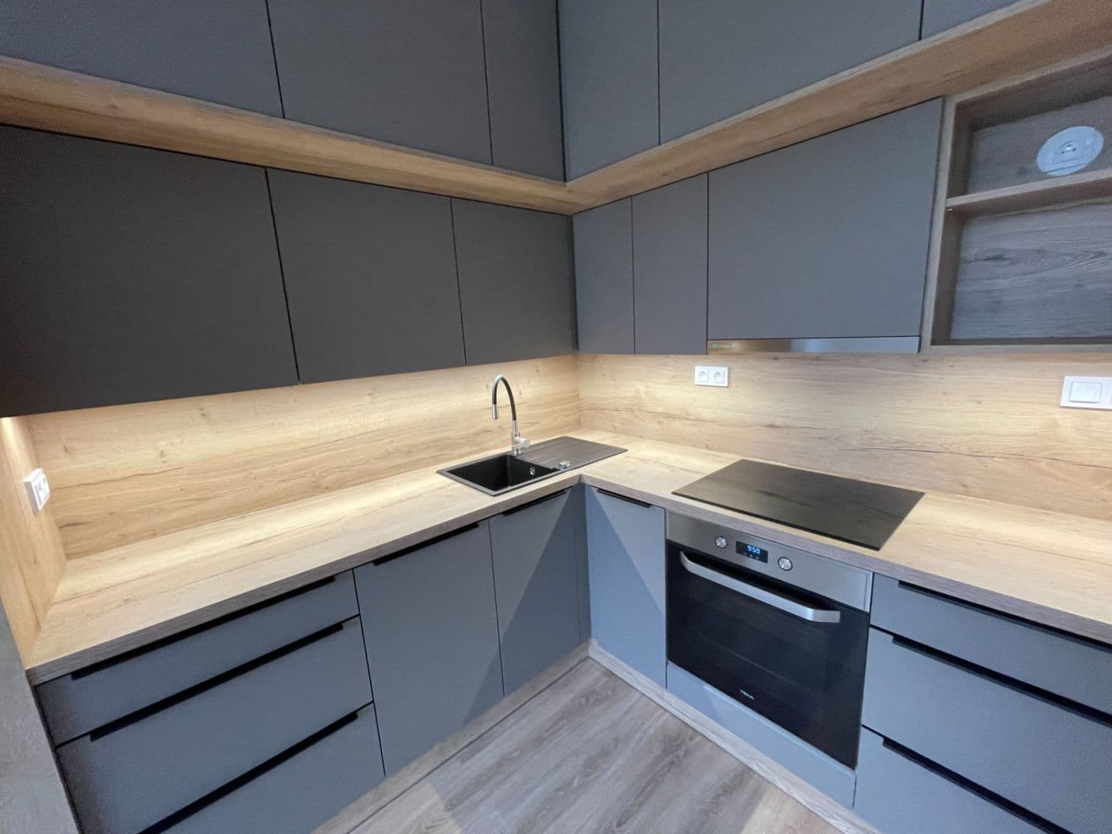 Prenájom bytu 2-izbový 59 m², U Sportovní školy, Pardubice, Pardubický kraj Prenájom bytu 2-izbový 59 m², U Sportovní školy, Pardubice, Pardubický kraj