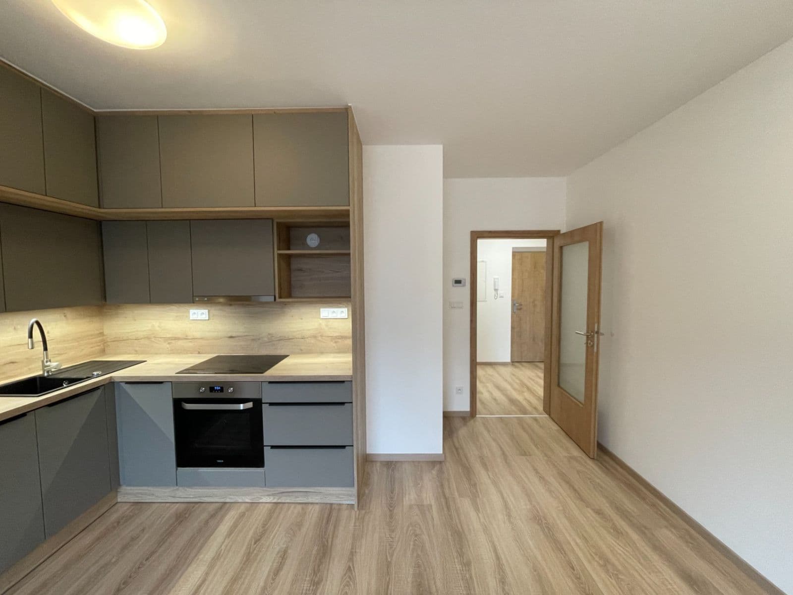 Prenájom bytu 2-izbový 59 m², U Sportovní školy, Pardubice, Pardubický kraj Prenájom bytu 2-izbový 59 m², U Sportovní školy, Pardubice, Pardubický kraj