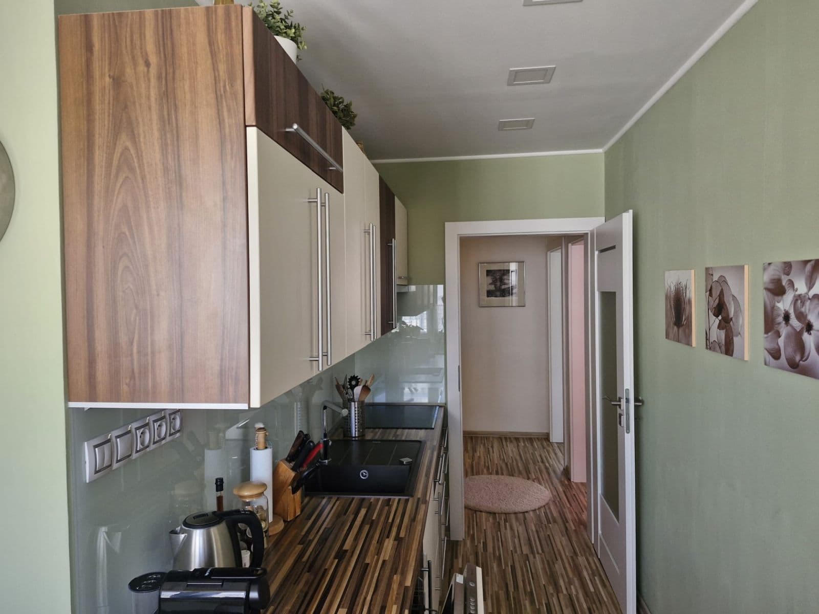 Prenájom bytu 3-izbový 64 m², Dělnická, Karlovy Vary, Karlovarský kraj Prenájom bytu 3-izbový 64 m², Dělnická, Karlovy Vary, Karlovarský kraj