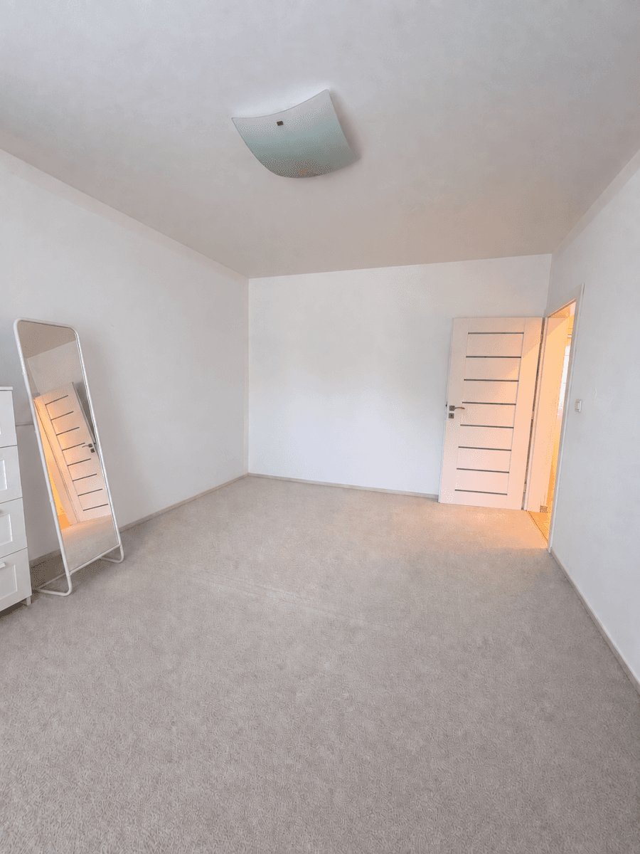 Prenájom bytu 3-izbový 64 m², Dělnická, Karlovy Vary, Karlovarský kraj Prenájom bytu 3-izbový 64 m², Dělnická, Karlovy Vary, Karlovarský kraj
