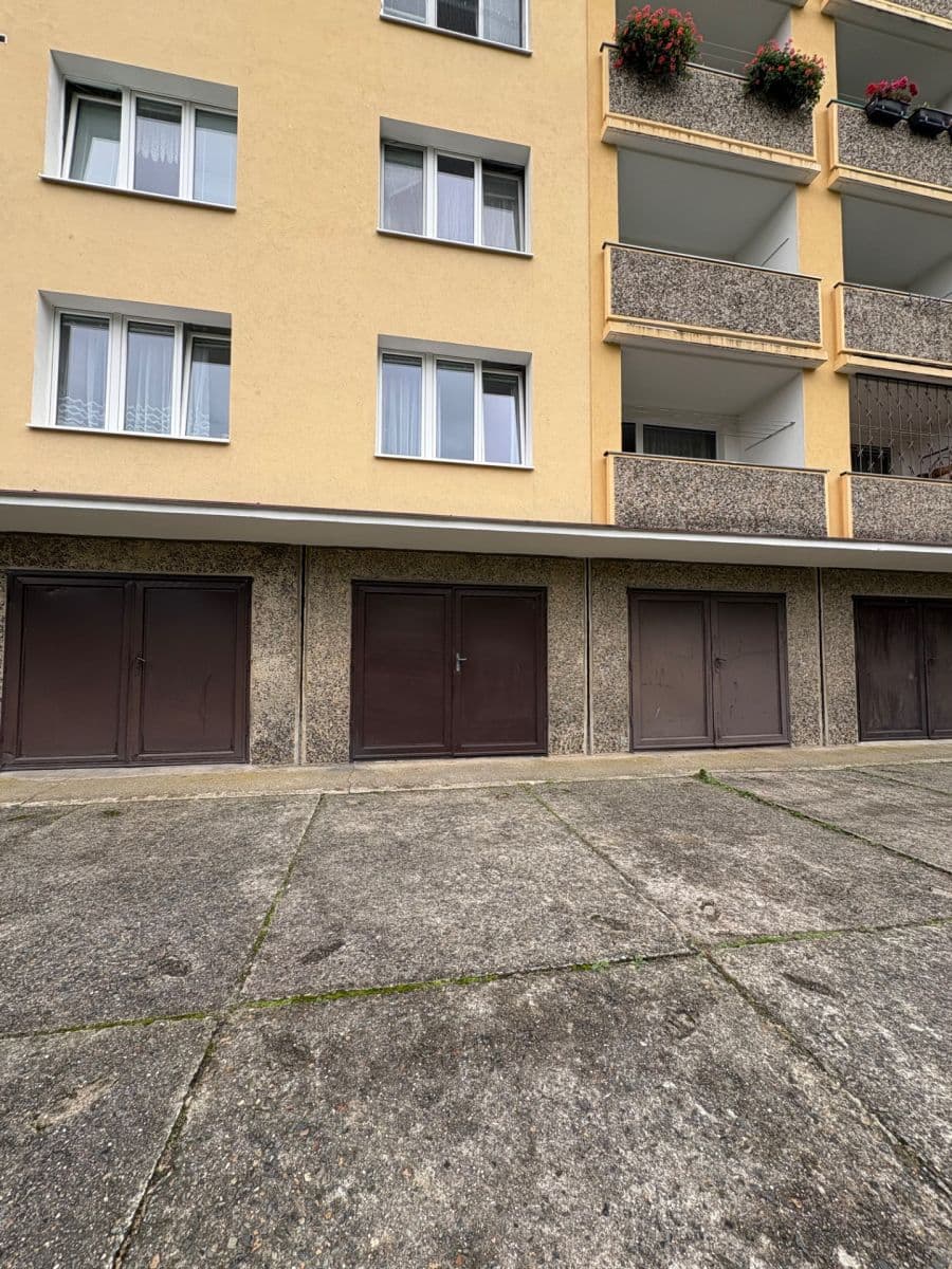 Prenájom bytu 3-izbový 64 m², Dělnická, Karlovy Vary, Karlovarský kraj Prenájom bytu 3-izbový 64 m², Dělnická, Karlovy Vary, Karlovarský kraj