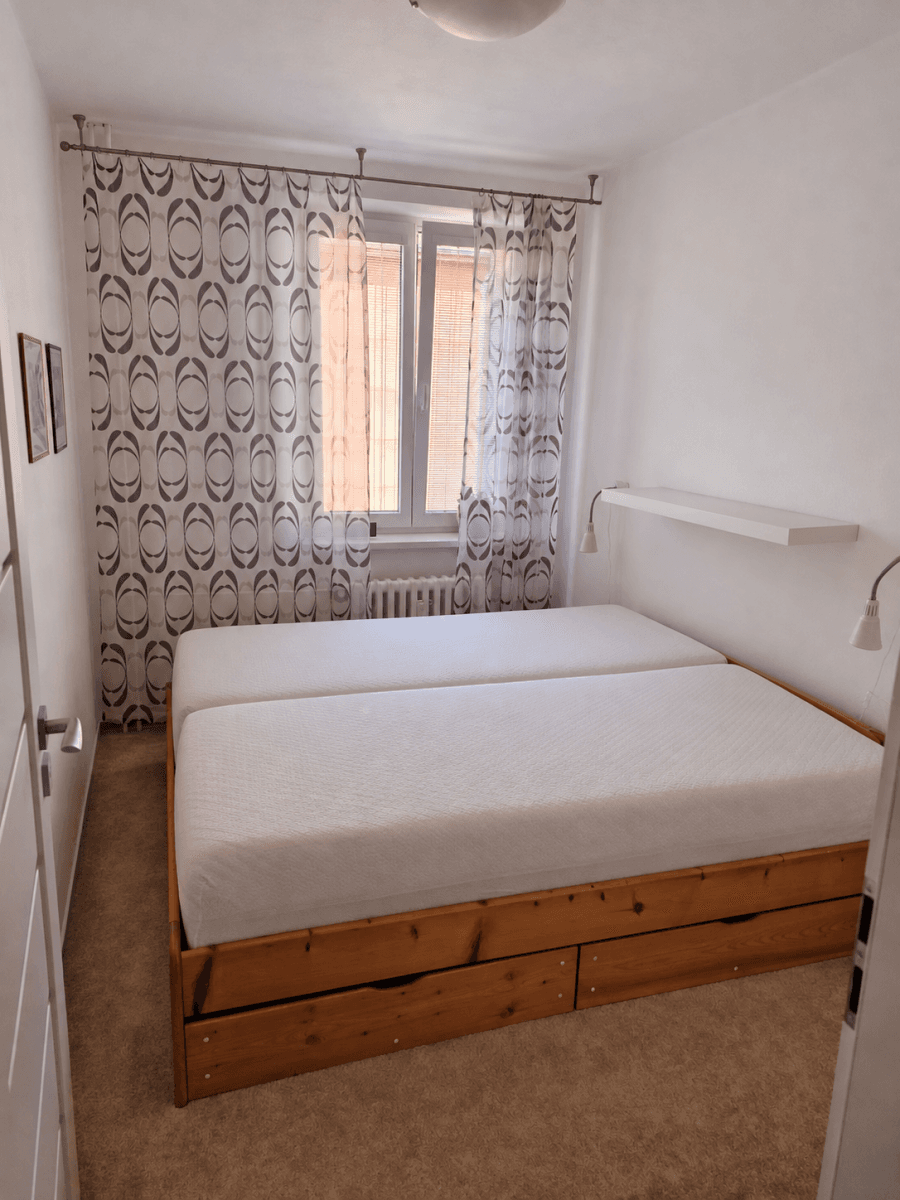 Prenájom bytu 3-izbový 64 m², Dělnická, Karlovy Vary, Karlovarský kraj Prenájom bytu 3-izbový 64 m², Dělnická, Karlovy Vary, Karlovarský kraj