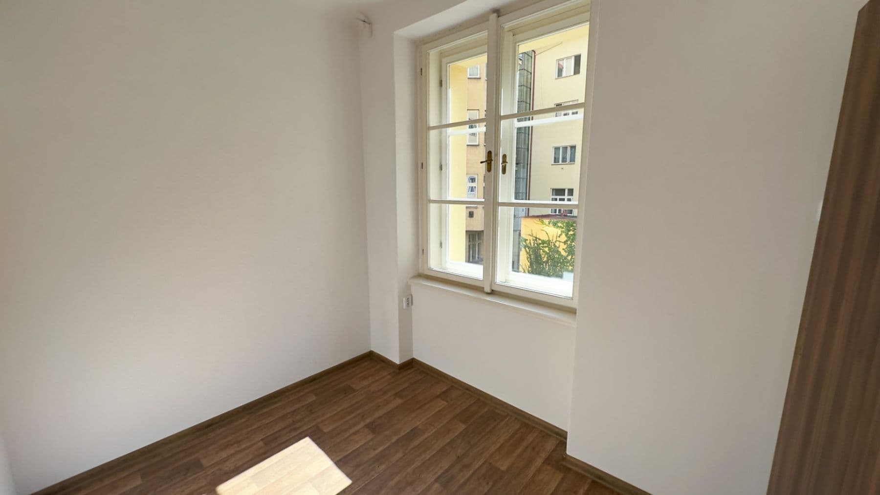Prenájom bytu 2-izbový 37 m², Žerotínova, Praha, Praha Prenájom bytu 2-izbový 37 m², Žerotínova, Praha, Praha