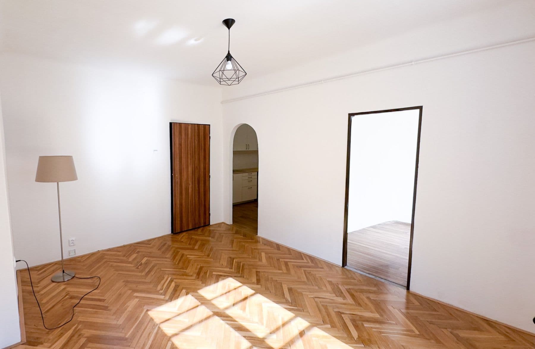 Prenájom bytu 2-izbový 37 m², Žerotínova, Praha, Praha Prenájom bytu 2-izbový 37 m², Žerotínova, Praha, Praha