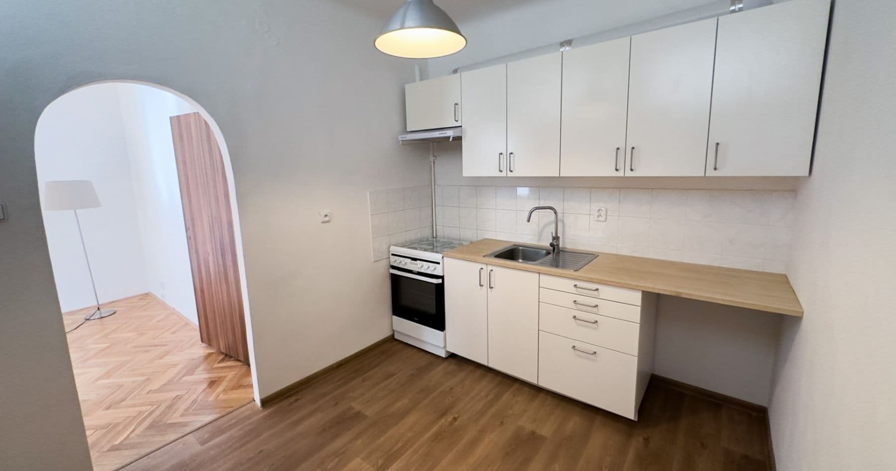 Prenájom bytu 2-izbový 37 m², Žerotínova, Praha, Praha Prenájom bytu 2-izbový 37 m², Žerotínova, Praha, Praha
