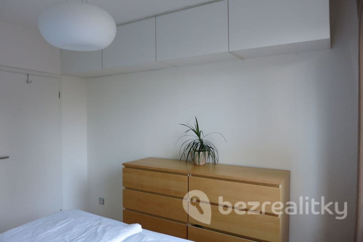 Prenájom bytu 3-izbový 74 m², Litvínovská, Praha, Praha Prenájom bytu 3-izbový 74 m², Litvínovská, Praha, Praha