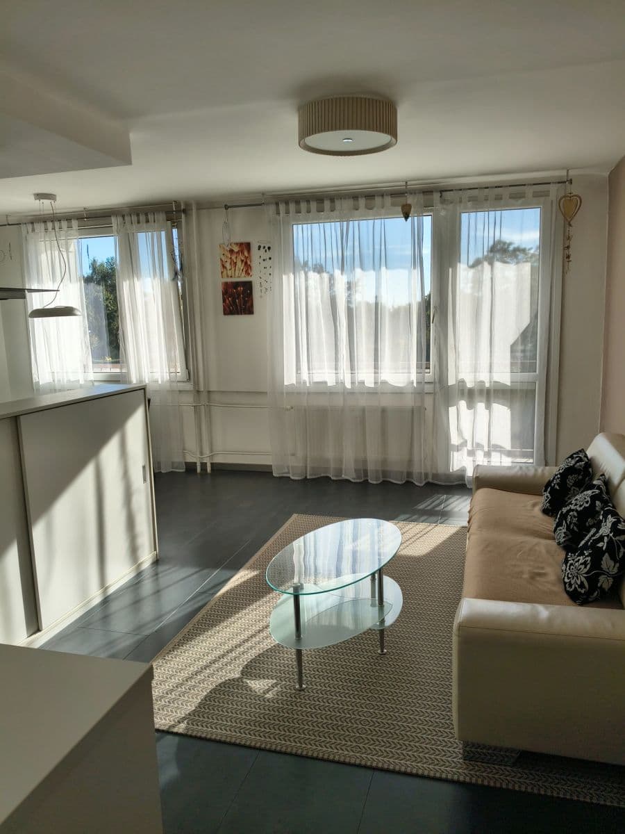Prenájom bytu 3-izbový 74 m², Litvínovská, Praha, Praha Prenájom bytu 3-izbový 74 m², Litvínovská, Praha, Praha