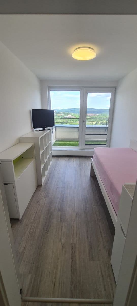 Prenájom bytu 5-izbový 122 m², Nad Přehradou, Brno, Jihomoravský kraj Prenájom bytu 5-izbový 122 m², Nad Přehradou, Brno, Jihomoravský kraj