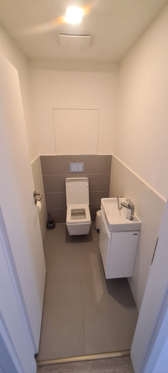Prenájom bytu 5-izbový 122 m², Nad Přehradou, Brno, Jihomoravský kraj Prenájom bytu 5-izbový 122 m², Nad Přehradou, Brno, Jihomoravský kraj