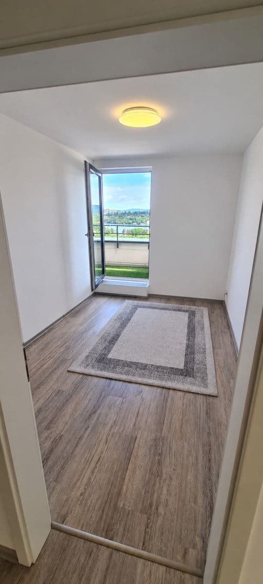 Prenájom bytu 5-izbový 122 m², Nad Přehradou, Brno, Jihomoravský kraj Prenájom bytu 5-izbový 122 m², Nad Přehradou, Brno, Jihomoravský kraj