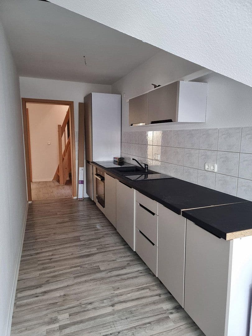 Prenájom bytu 3-izbový 92 m², Kitscherstr 10 H1, Crimmitschau, Sasko Prenájom bytu 3-izbový 92 m², Kitscherstr 10 H1, Crimmitschau, Sasko