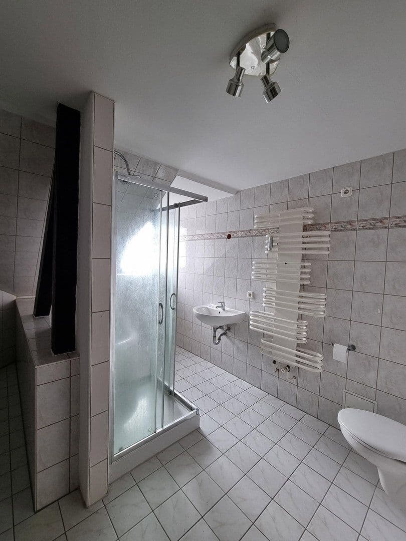 Prenájom bytu 3-izbový 92 m², Kitscherstr 10 H1, Crimmitschau, Sasko Prenájom bytu 3-izbový 92 m², Kitscherstr 10 H1, Crimmitschau, Sasko