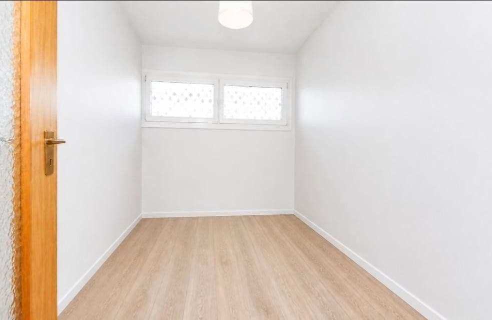 Prenájom bytu 4-izbový 97 m², Erftstadt, Severné Porýnie - Westfálsko Prenájom bytu 4-izbový 97 m², Erftstadt, Severné Porýnie - Westfálsko