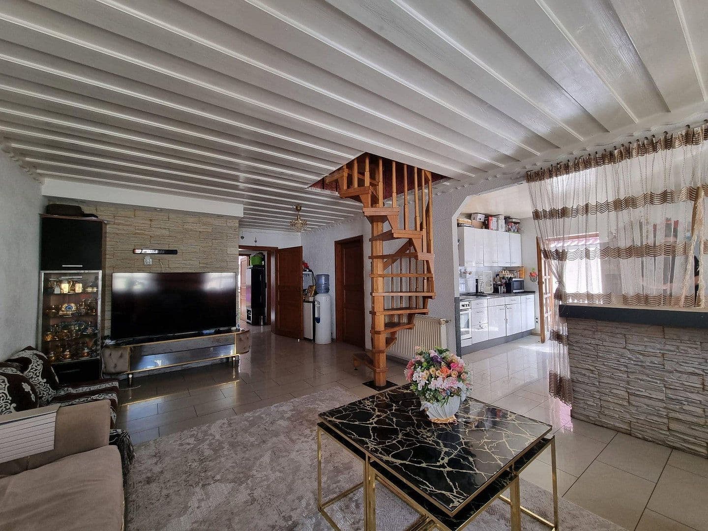 Predaj domu 187 m², pozemok 250 m², Elisabethenstraße 7, Bürstadt, Hesensko Predaj domu 187 m², pozemok 250 m², Elisabethenstraße 7, Bürstadt, Hesensko