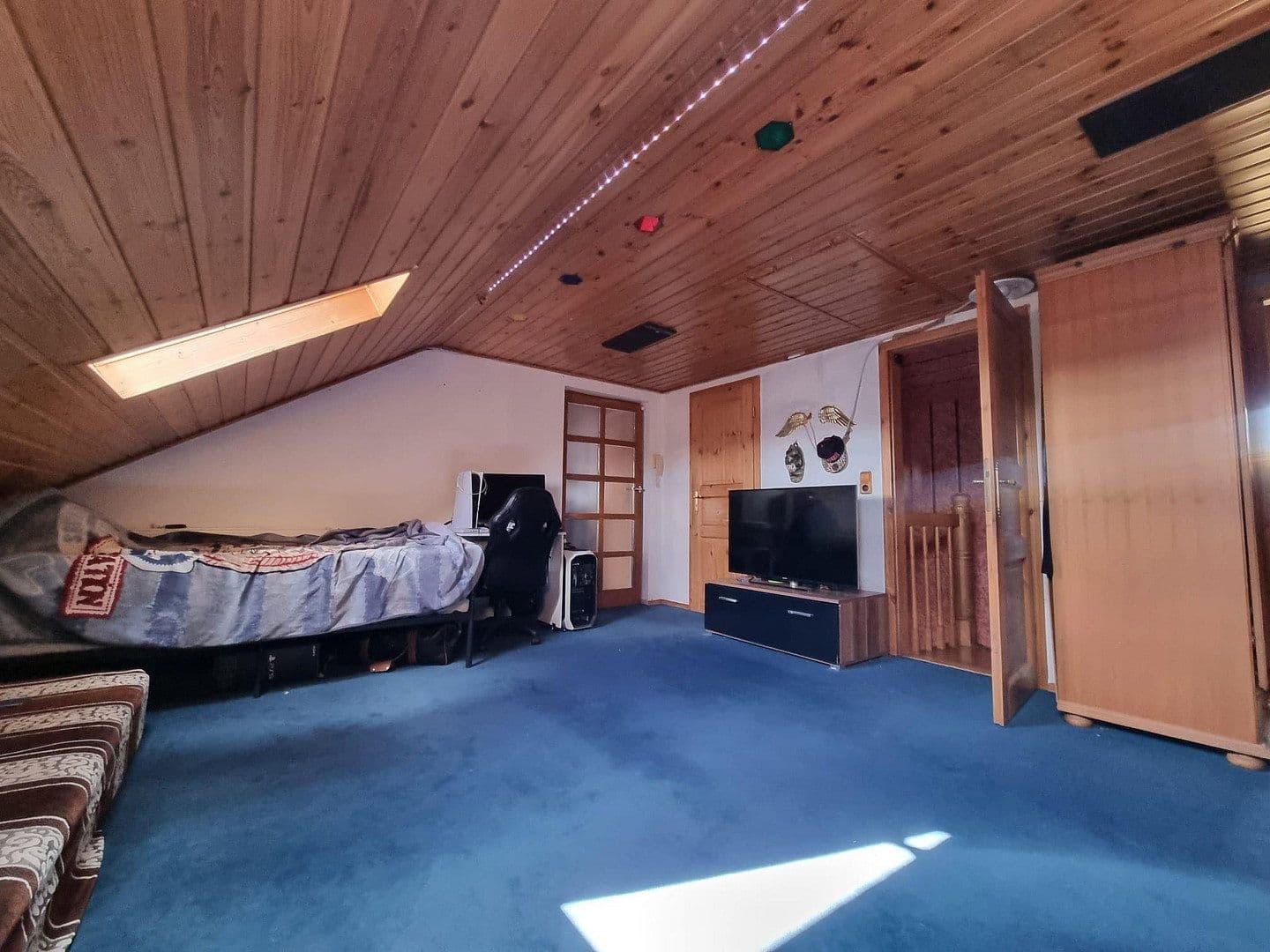 Predaj domu 187 m², pozemok 250 m², Elisabethenstraße 7, Bürstadt, Hesensko Predaj domu 187 m², pozemok 250 m², Elisabethenstraße 7, Bürstadt, Hesensko