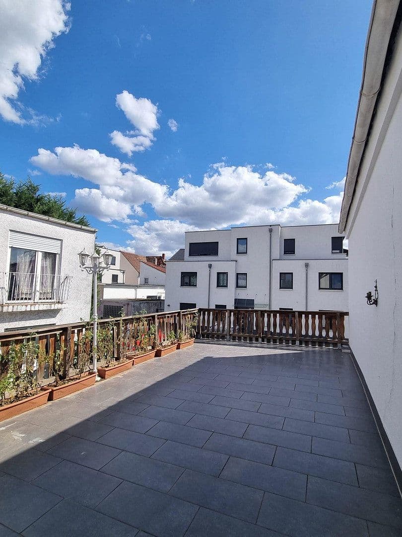 Predaj domu 187 m², pozemok 250 m², Elisabethenstraße 7, Bürstadt, Hesensko Predaj domu 187 m², pozemok 250 m², Elisabethenstraße 7, Bürstadt, Hesensko