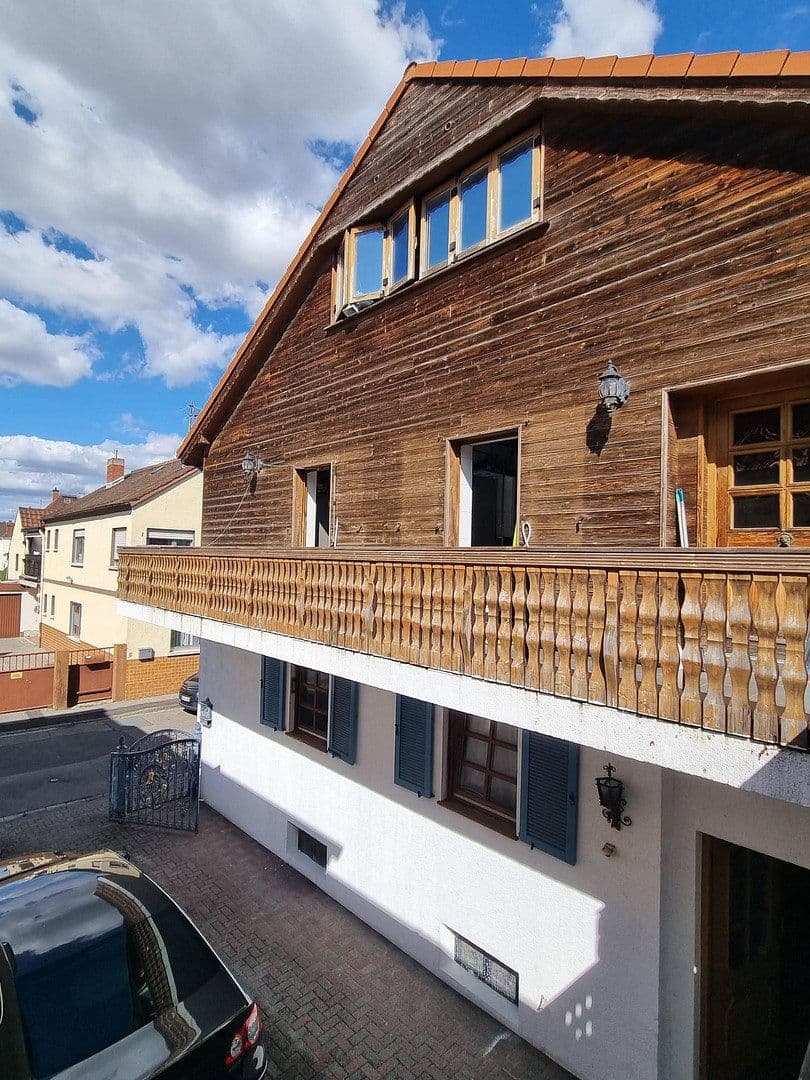 Predaj domu 187 m², pozemok 250 m², Elisabethenstraße 7, Bürstadt, Hesensko Predaj domu 187 m², pozemok 250 m², Elisabethenstraße 7, Bürstadt, Hesensko
