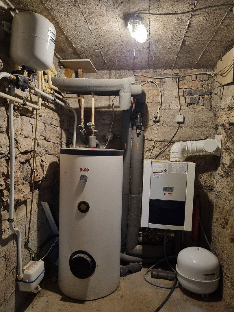 Predaj domu 187 m², pozemok 250 m², Elisabethenstraße 7, Bürstadt, Hesensko Predaj domu 187 m², pozemok 250 m², Elisabethenstraße 7, Bürstadt, Hesensko
