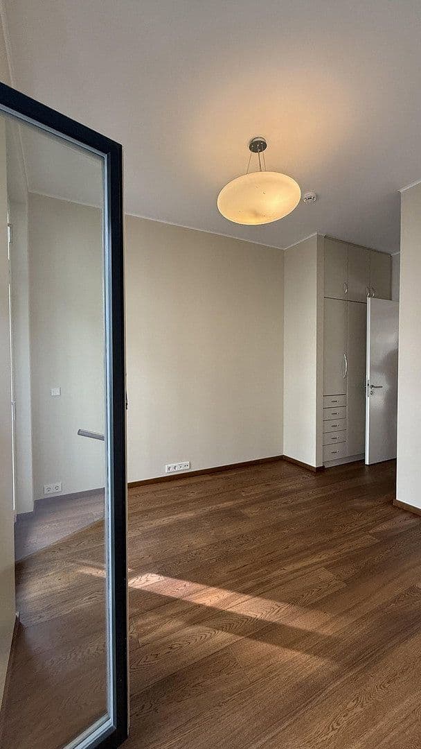 Prenájom bytu 4-izbový 129 m², Berlin, Berlín Prenájom bytu 4-izbový 129 m², Berlin, Berlín