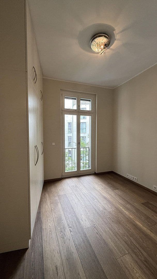 Prenájom bytu 4-izbový 129 m², Berlin, Berlín Prenájom bytu 4-izbový 129 m², Berlin, Berlín