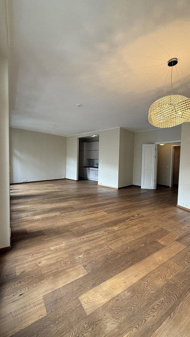 Prenájom bytu 4-izbový 129 m², Berlin, Berlín Prenájom bytu 4-izbový 129 m², Berlin, Berlín
