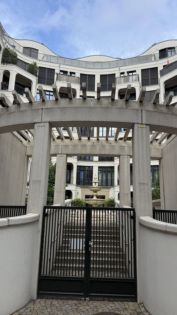 Prenájom bytu 4-izbový 129 m², Berlin, Berlín Prenájom bytu 4-izbový 129 m², Berlin, Berlín