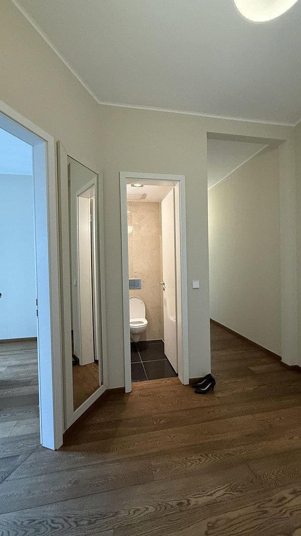 Prenájom bytu 4-izbový 129 m², Berlin, Berlín Prenájom bytu 4-izbový 129 m², Berlin, Berlín