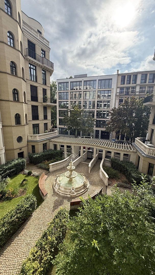 Prenájom bytu 4-izbový 129 m², Berlin, Berlín Prenájom bytu 4-izbový 129 m², Berlin, Berlín
