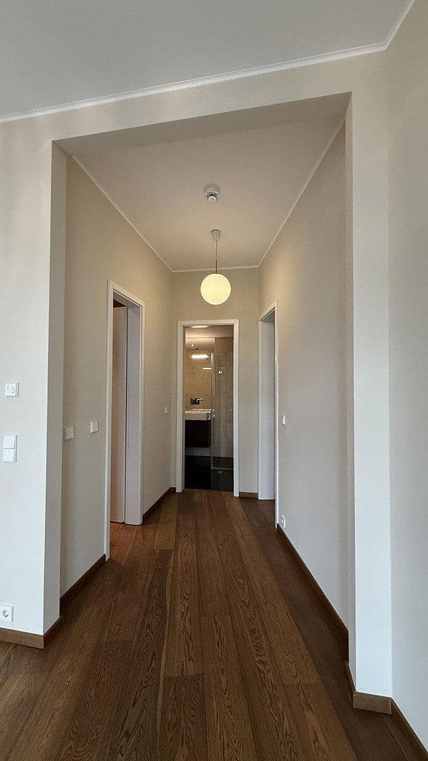 Prenájom bytu 4-izbový 129 m², Berlin, Berlín Prenájom bytu 4-izbový 129 m², Berlin, Berlín