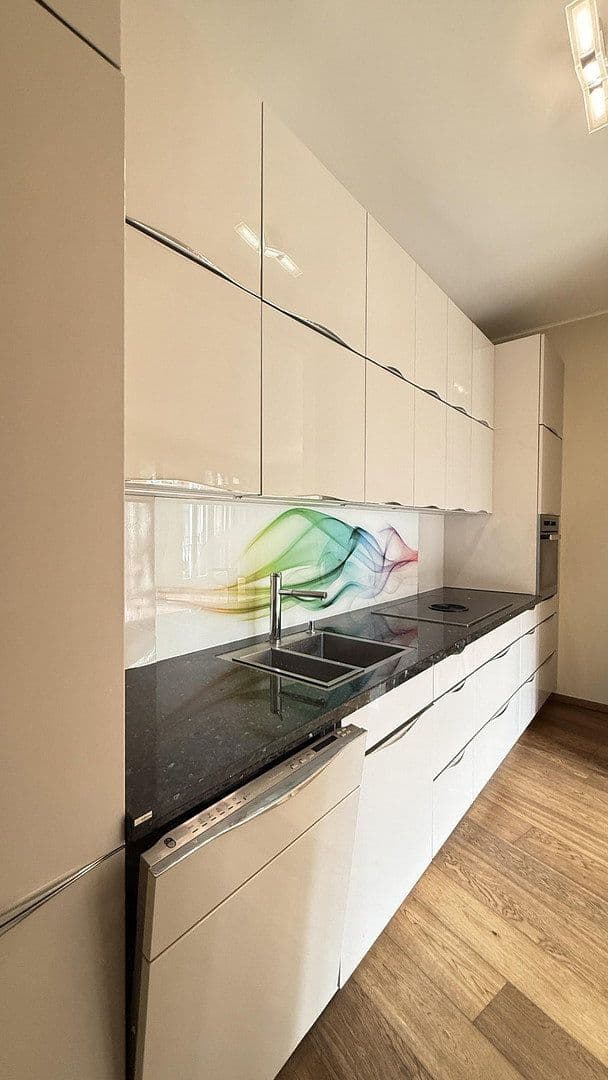 Prenájom bytu 4-izbový 129 m², Berlin, Berlín Prenájom bytu 4-izbový 129 m², Berlin, Berlín