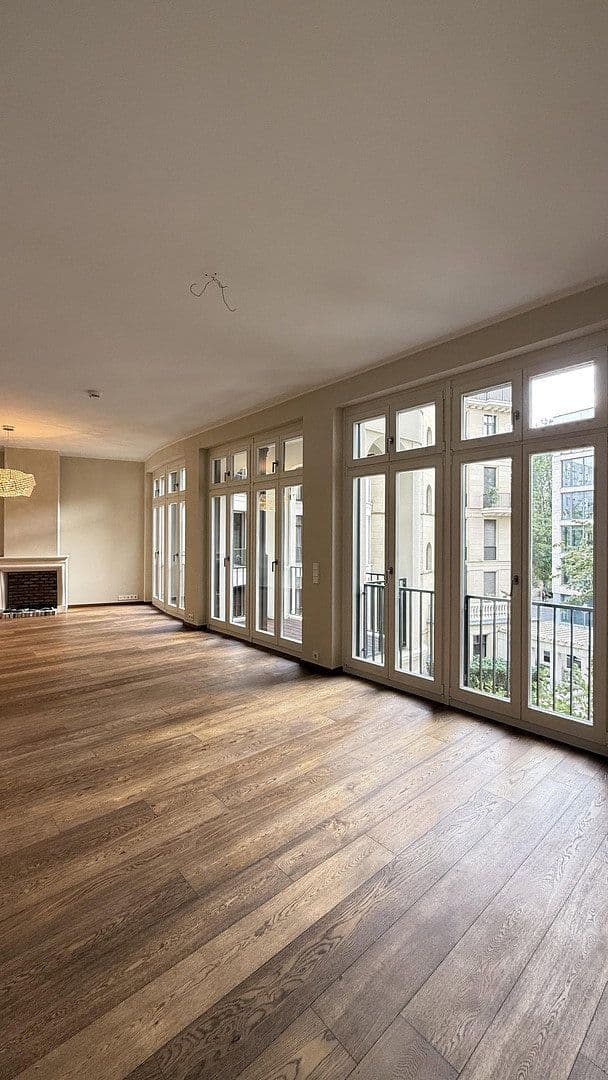 Prenájom bytu 4-izbový 129 m², Berlin, Berlín Prenájom bytu 4-izbový 129 m², Berlin, Berlín