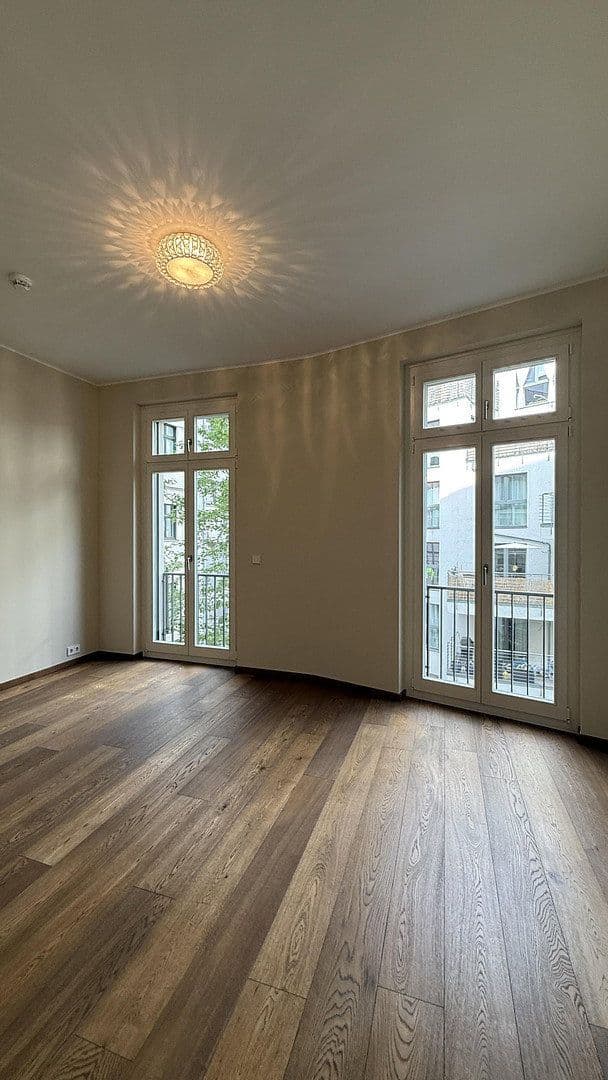 Prenájom bytu 4-izbový 129 m², Berlin, Berlín Prenájom bytu 4-izbový 129 m², Berlin, Berlín