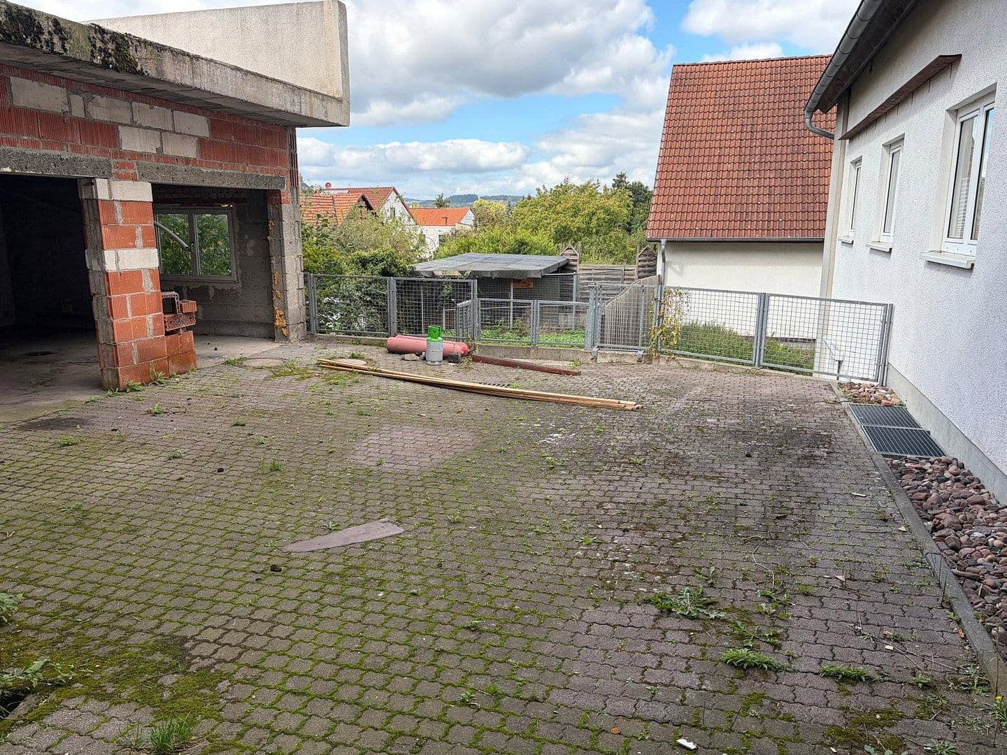 Predaj domu 354 m², pozemok 429 m², Lutherstrasse 3, Werra-Suhl-Tal, Durínsko Predaj domu 354 m², pozemok 429 m², Lutherstrasse 3, Werra-Suhl-Tal, Durínsko