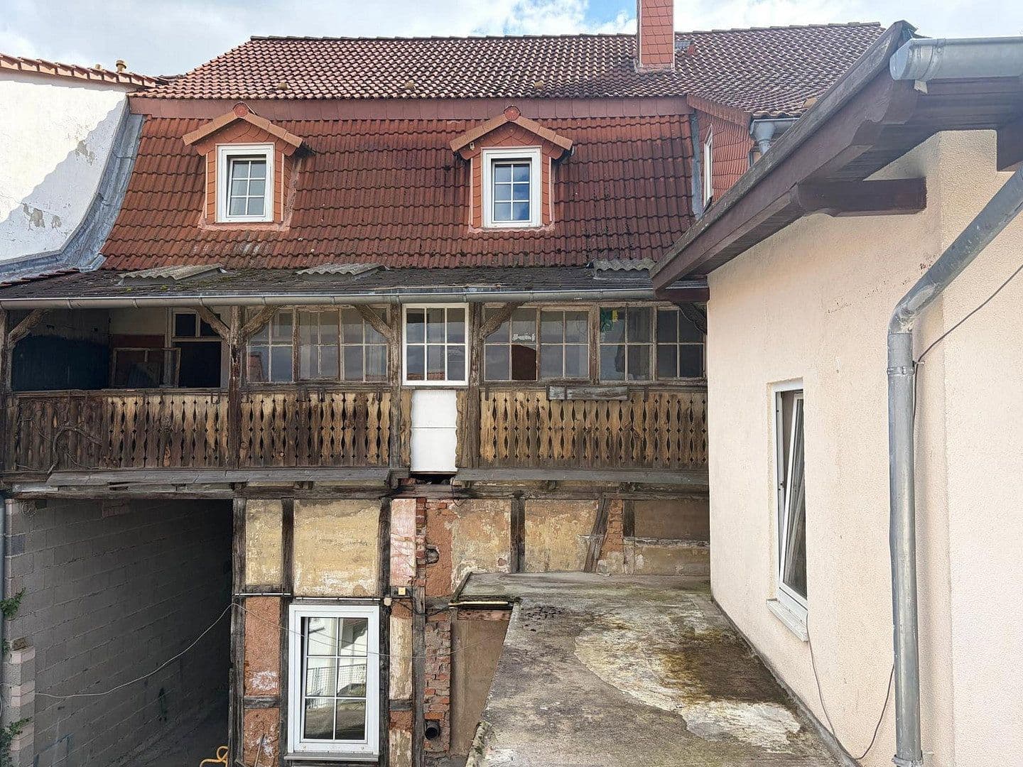 Predaj domu 354 m², pozemok 429 m², Lutherstrasse 3, Werra-Suhl-Tal, Durínsko Predaj domu 354 m², pozemok 429 m², Lutherstrasse 3, Werra-Suhl-Tal, Durínsko