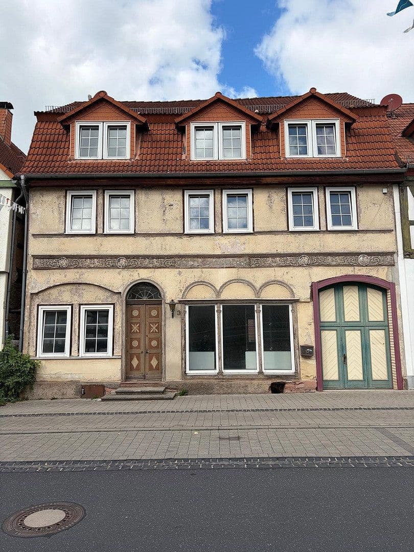 Predaj domu 354 m², pozemok 429 m², Lutherstrasse 3, Werra-Suhl-Tal, Durínsko Predaj domu 354 m², pozemok 429 m², Lutherstrasse 3, Werra-Suhl-Tal, Durínsko