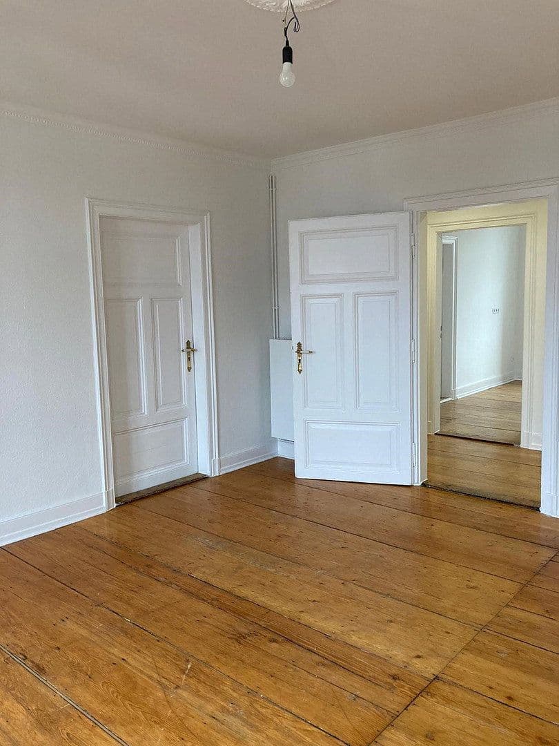 Prenájom bytu 4-izbový 106 m², Bismarckstraße 86, Offenbach am Main, Hesensko Prenájom bytu 4-izbový 106 m², Bismarckstraße 86, Offenbach am Main, Hesensko