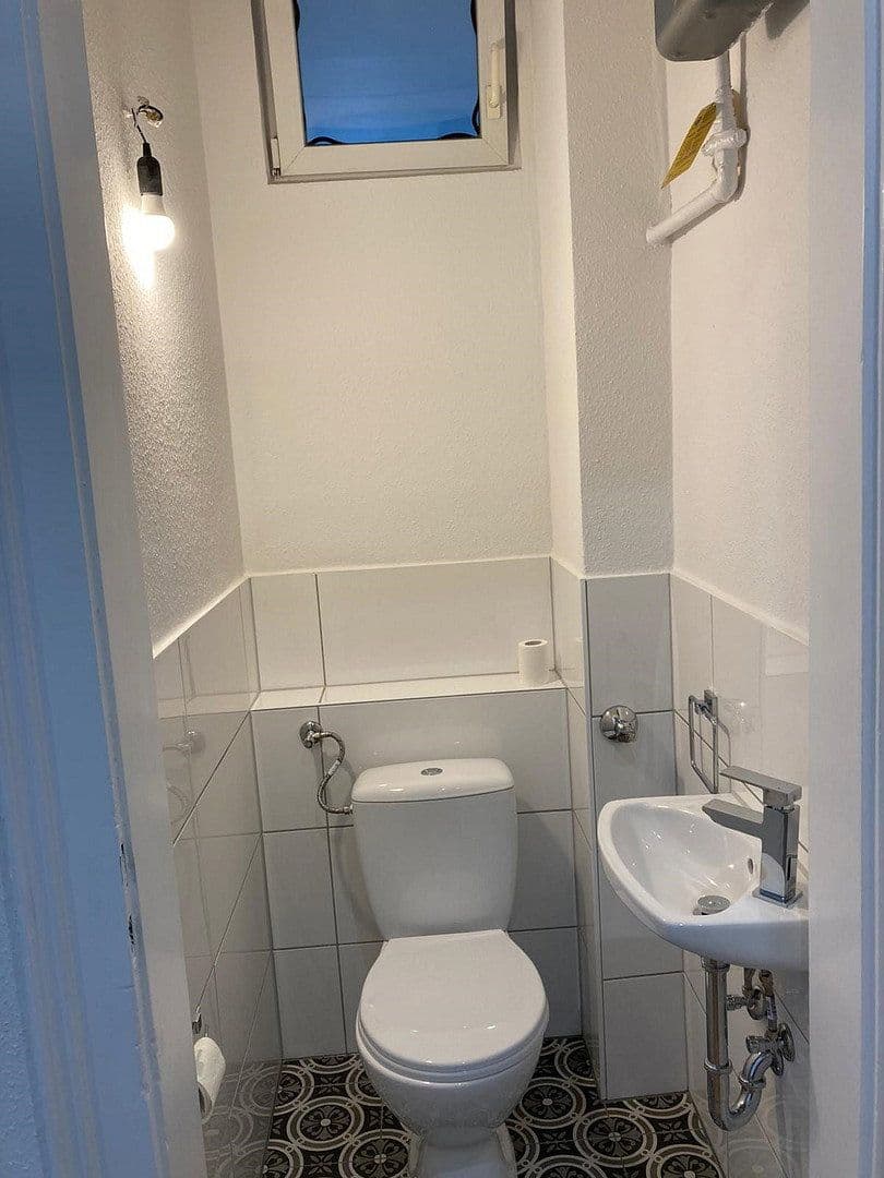Prenájom bytu 4-izbový 106 m², Bismarckstraße 86, Offenbach am Main, Hesensko Prenájom bytu 4-izbový 106 m², Bismarckstraße 86, Offenbach am Main, Hesensko