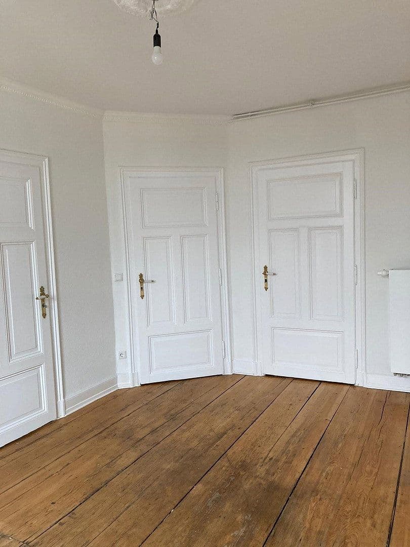 Prenájom bytu 4-izbový 106 m², Bismarckstraße 86, Offenbach am Main, Hesensko Prenájom bytu 4-izbový 106 m², Bismarckstraße 86, Offenbach am Main, Hesensko