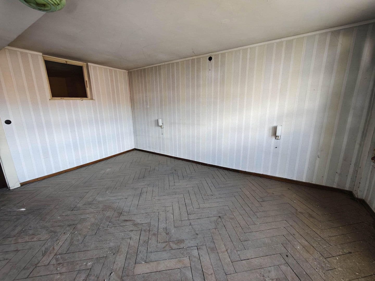 Predaj domu 220 m², pozemok 149 m², Spörleinstrasse 32, Bad Neustadt an der Saale, Bavorsko Predaj domu 220 m², pozemok 149 m², Spörleinstrasse 32, Bad Neustadt an der Saale, Bavorsko