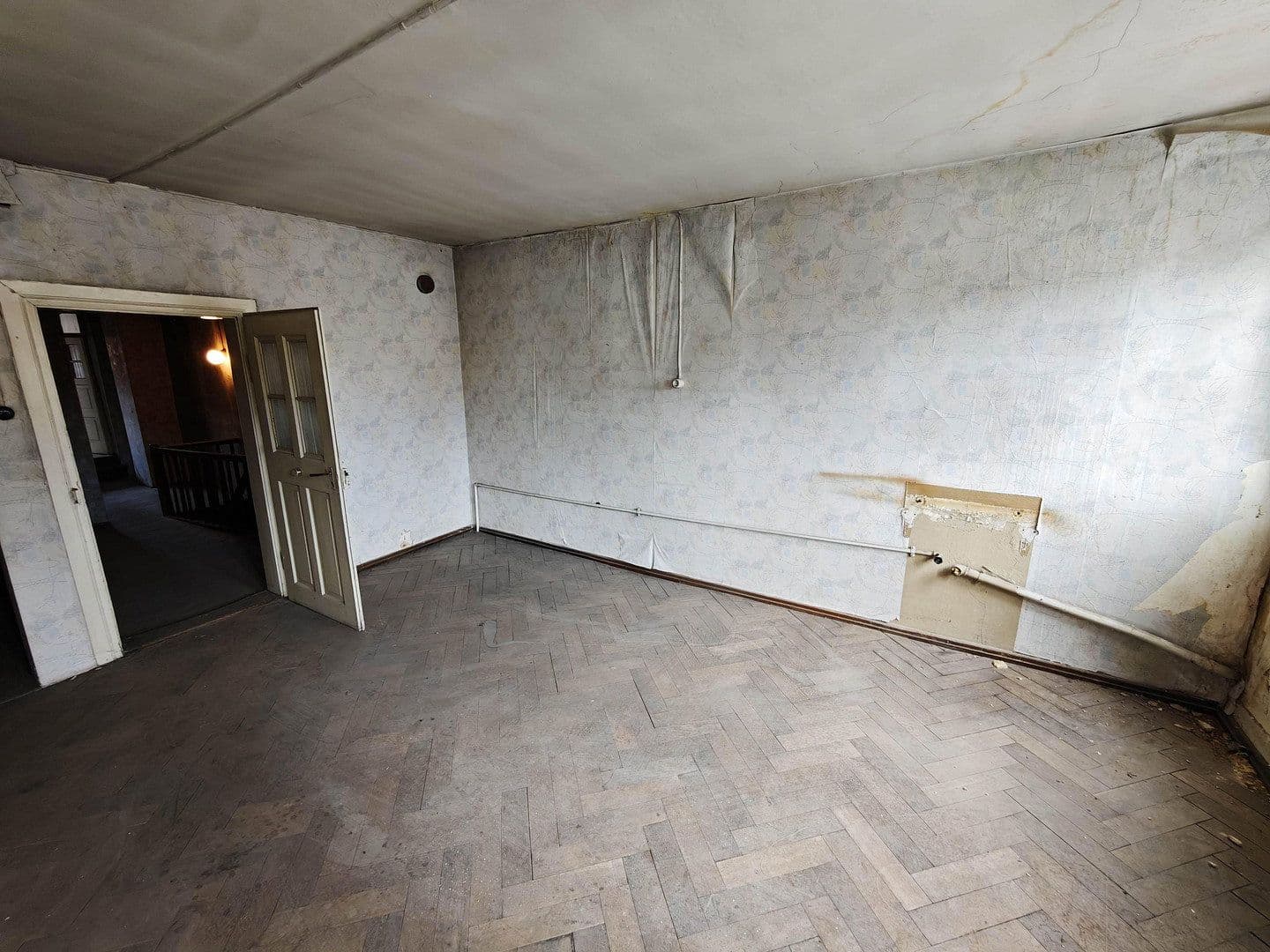 Predaj domu 220 m², pozemok 149 m², Spörleinstrasse 32, Bad Neustadt an der Saale, Bavorsko Predaj domu 220 m², pozemok 149 m², Spörleinstrasse 32, Bad Neustadt an der Saale, Bavorsko