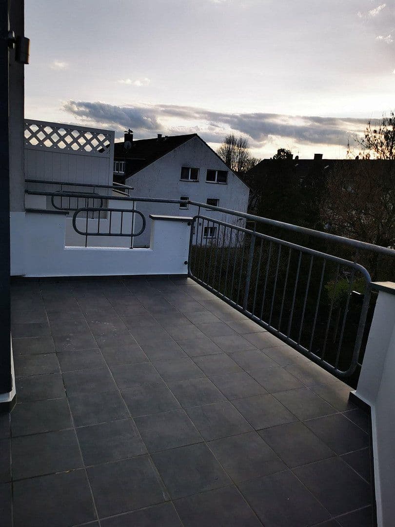 Prenájom bytu 3-izbový 77 m², Kitschburger Str 19, Köln, Severné Porýnie - Westfálsko Prenájom bytu 3-izbový 77 m², Kitschburger Str 19, Köln, Severné Porýnie - Westfálsko