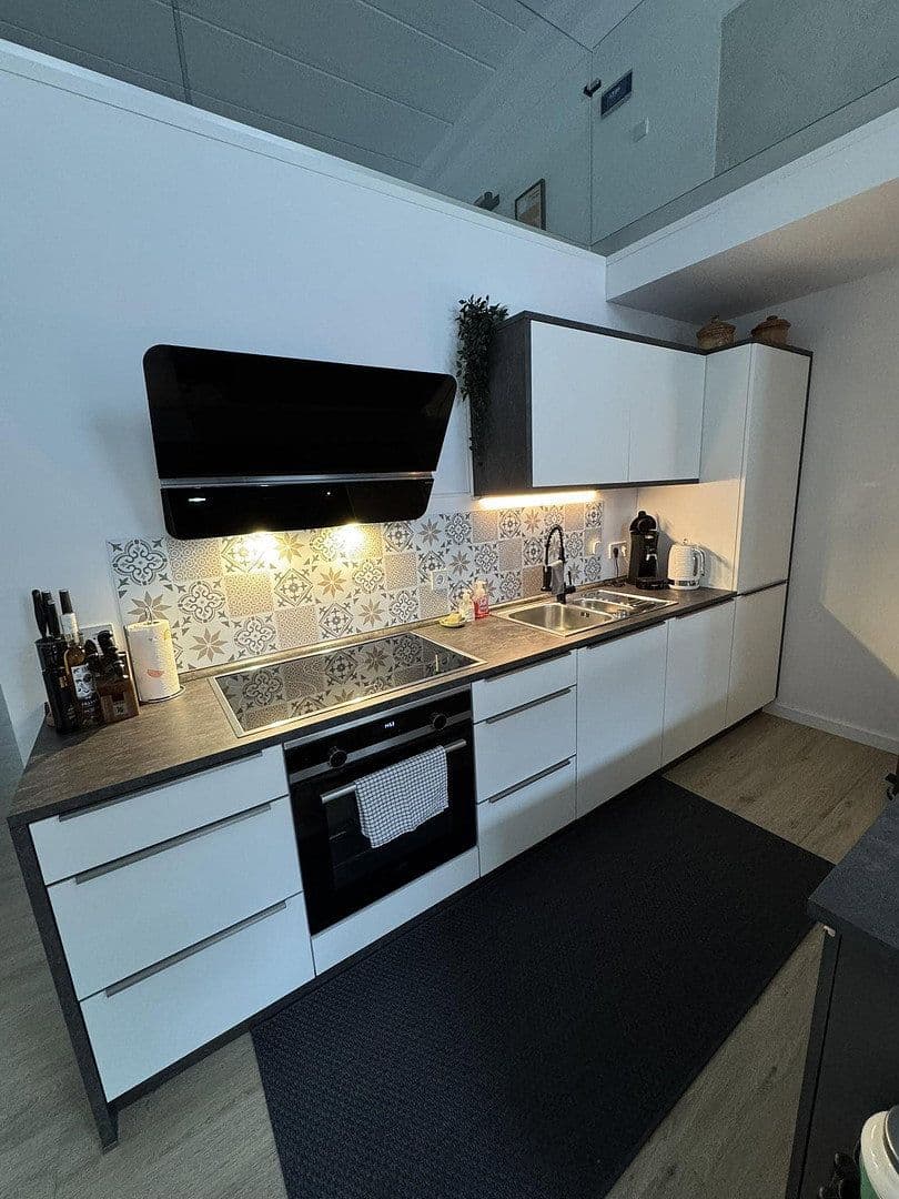 Prenájom bytu 3-izbový 173 m², Würzburg, Bavorsko Prenájom bytu 3-izbový 173 m², Würzburg, Bavorsko