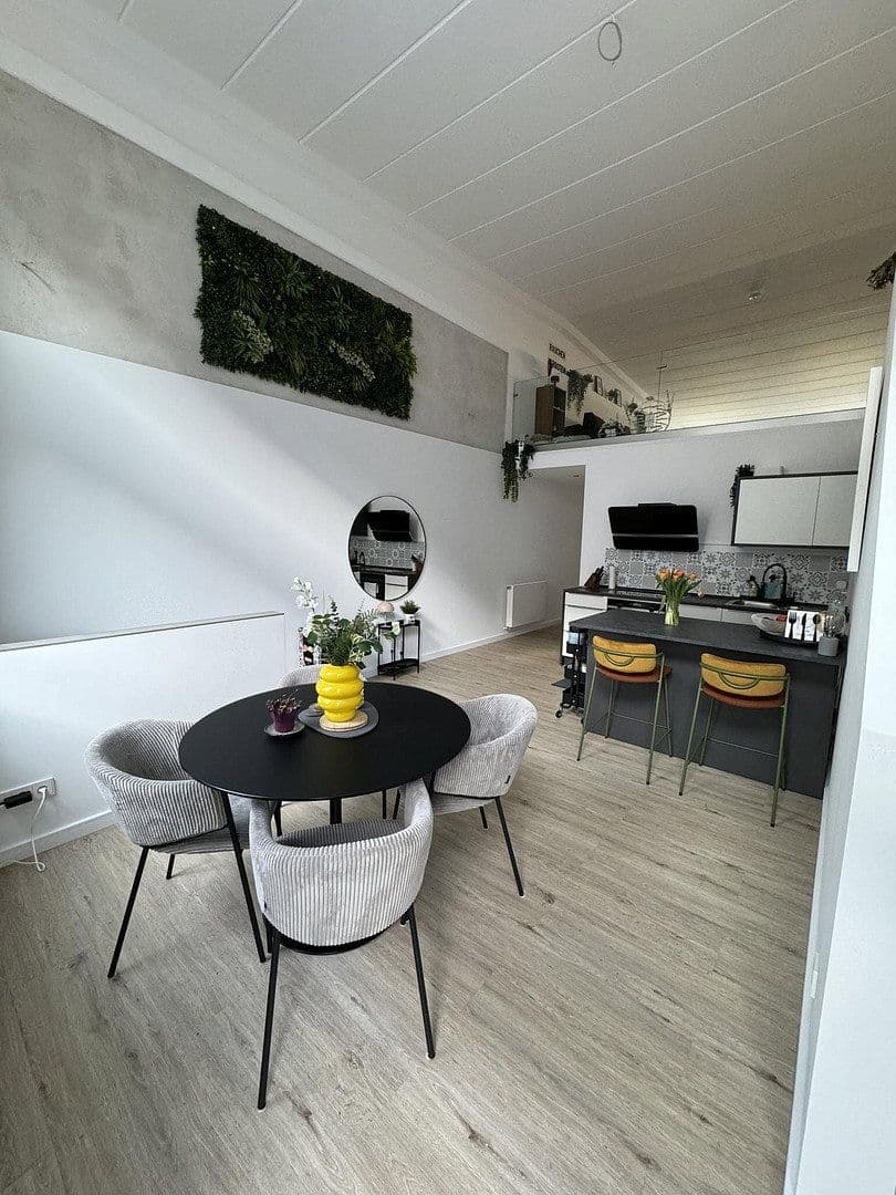 Prenájom bytu 3-izbový 173 m², Würzburg, Bavorsko Prenájom bytu 3-izbový 173 m², Würzburg, Bavorsko