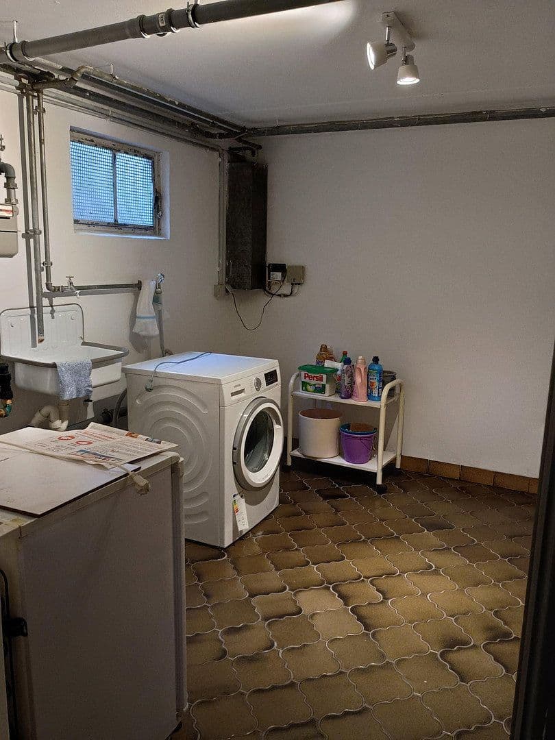 Predaj domu 117 m², pozemok 195 m², Am Felsenkeller 13, Griesheim, Hesensko Predaj domu 117 m², pozemok 195 m², Am Felsenkeller 13, Griesheim, Hesensko