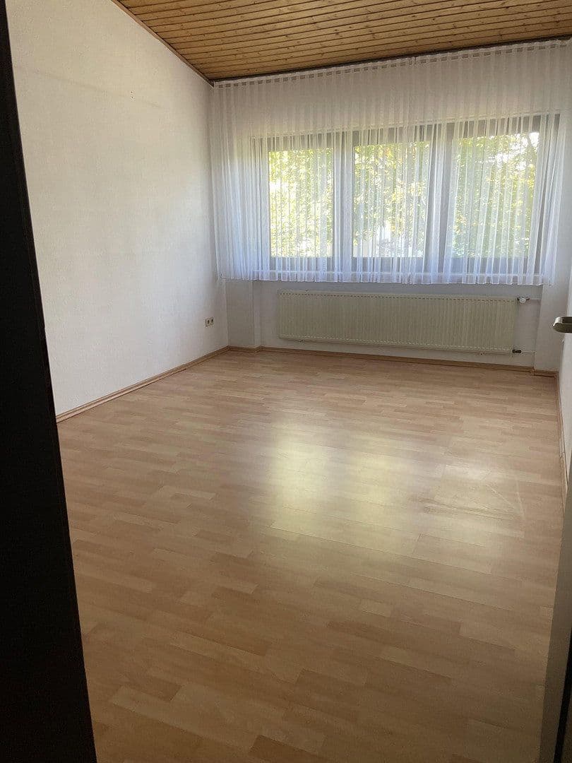 Predaj domu 117 m², pozemok 195 m², Am Felsenkeller 13, Griesheim, Hesensko Predaj domu 117 m², pozemok 195 m², Am Felsenkeller 13, Griesheim, Hesensko