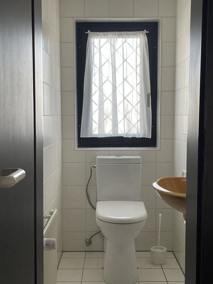 Predaj domu 117 m², pozemok 195 m², Am Felsenkeller 13, Griesheim, Hesensko Predaj domu 117 m², pozemok 195 m², Am Felsenkeller 13, Griesheim, Hesensko